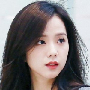 10 bức ảnh đậm chất “girlfriend” của Jisoo (BLACKPINK) nhưng cô ấy sẽ mãi là cô bạn gái mà bạn không thể có được