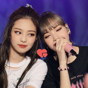 10 khoảnh khắc chứng tỏ Jennie và Lisa (BLACKPINK) sở hữu tình bạn ngọt ngào nhất thế gian