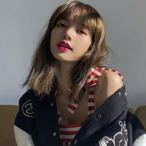 Lisa (BLACKPINK) là giám khảo cho giải thưởng thời trang nổi tiếng Pháp dù chỉ là “chiếu mới”?