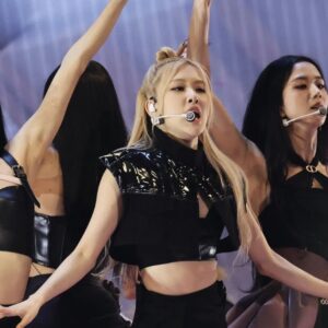 Tạp chí Variety cáo buộc BLACKPINK hát nhép tại VMAs 2022, cư dân mạng Hàn Quốc phản ứng