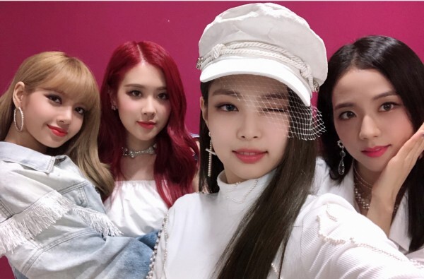 Менеджер blackpink фото