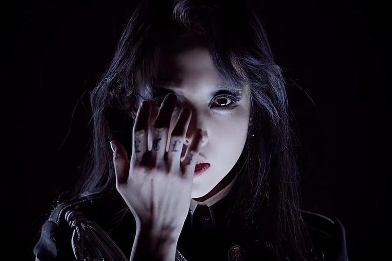Watch: MAMAMOO's Moonbyul Makes Bold Solo Comeback With “Eclipse” MV |  Soompi