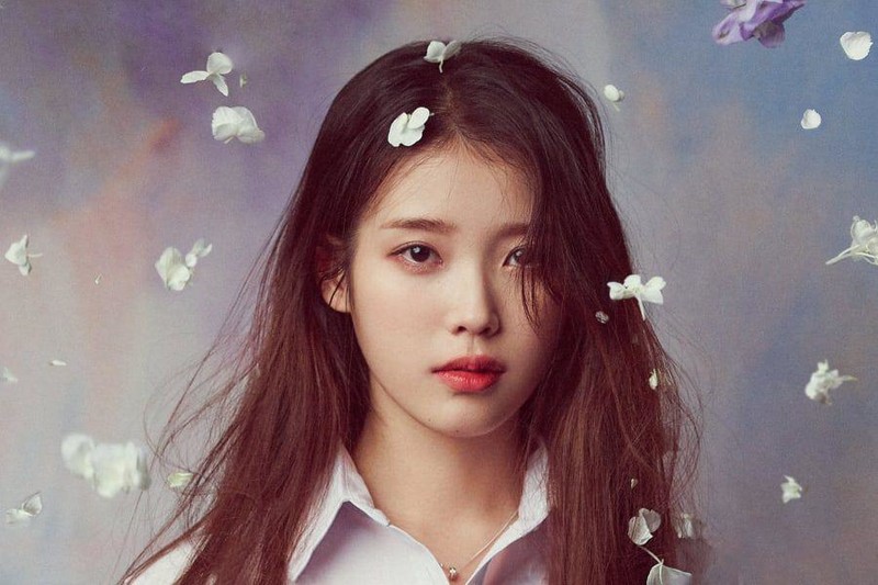 IU Tops iTunes Charts Around The World With “LILAC” | Soompi